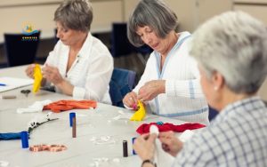 50 easy crafts for people with dementia: Calm & creative