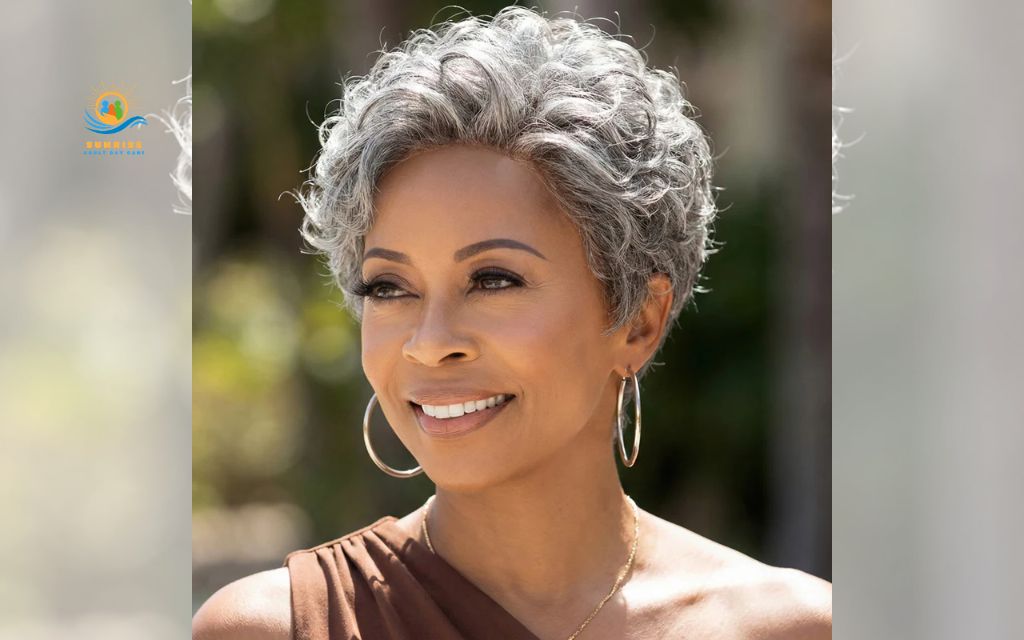hair for older women: Natural gray or silver style