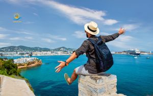 The senior retirement bucket list guide: 330+ achievable ideas for travel, wellness, family, and more