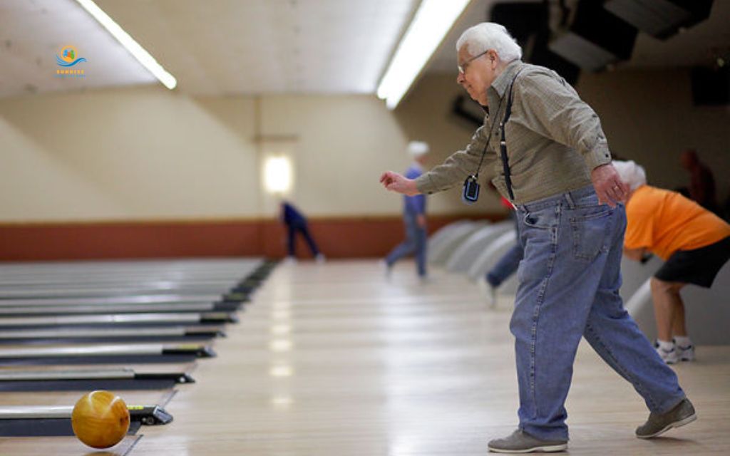 Old people sports: Bowling